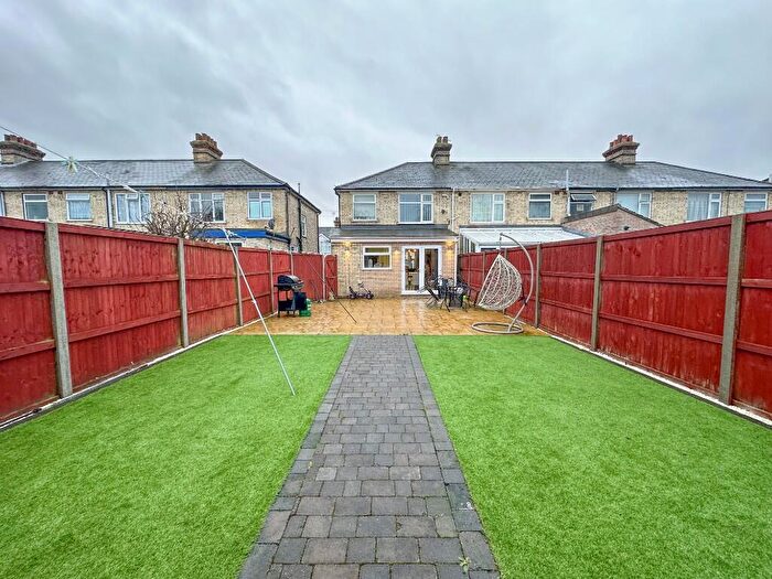 3 Bedroom End Of Terrace House For Sale In Beech Grove, Ipswich, IP3