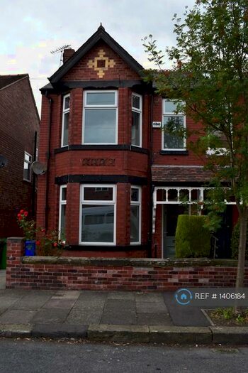 4 Bedroom Semi-Detached House To Rent In Newport Rd, Manchester, M21