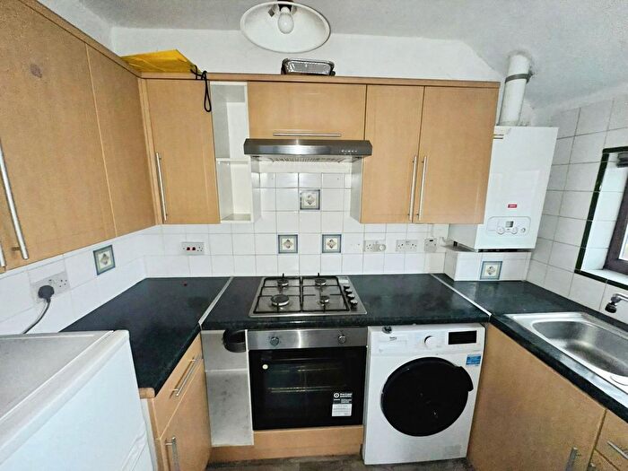 2 Bedroom Flat To Rent In Kenton Road, Harrow, HA3