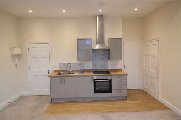 1 Bedroom Flat To Rent In Market Place, Chippenham, SN15