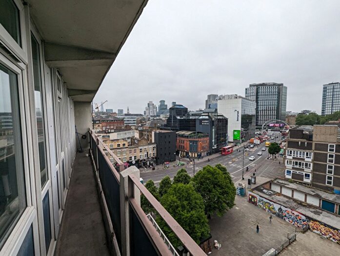 2 Bedroom Flat For Sale In Charles Square, London, N1