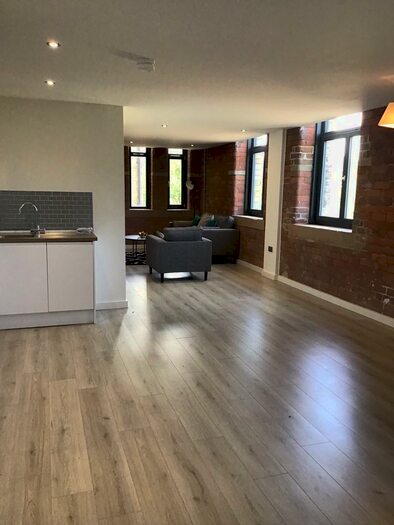 2 Bedroom Apartment To Rent In Cape Street, Bradford, West Yorkshire, BD1