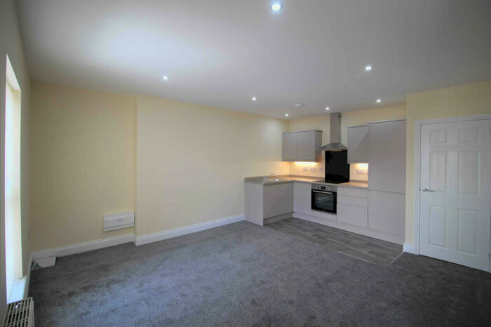 1 Bedroom Flat To Rent In Woodplumpton Road, Ashton On Ribble, Preston, Lancashire, PR2