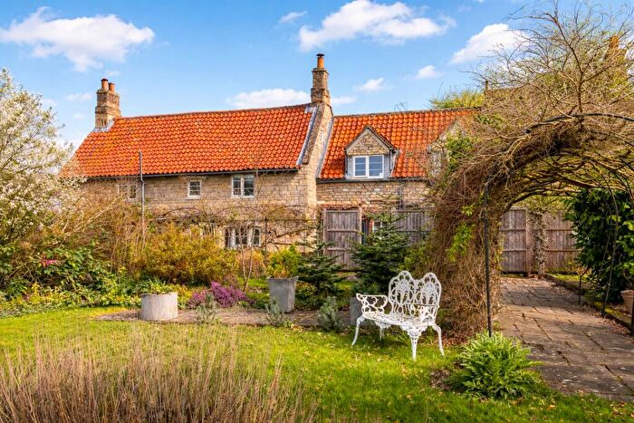 3 Bedroom End Of Terrace House For Sale In High Street, Leadenham, Lincoln, Lincolnshire, LN5