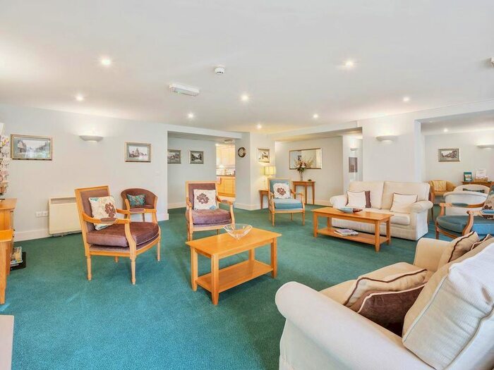 2 Bedroom Flat For Sale In Eadhelm Court, Penlee Close, Edenbridge, TN8