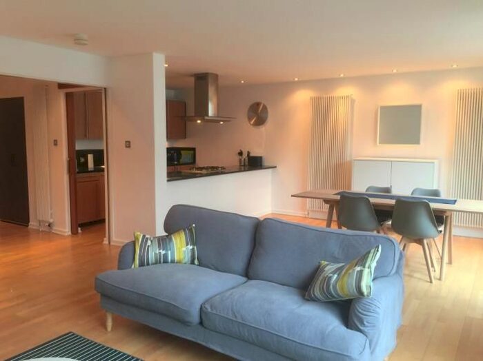 2 Bedroom Flat To Rent In Gardner's Crescent, Edinburgh, EH3