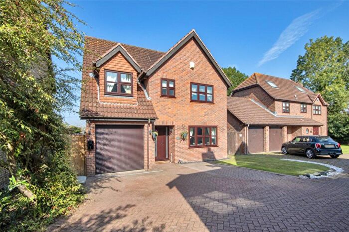 4 Bedroom Detached House For Sale In The Mead, New Ash Green, Longfield, Kent, DA3