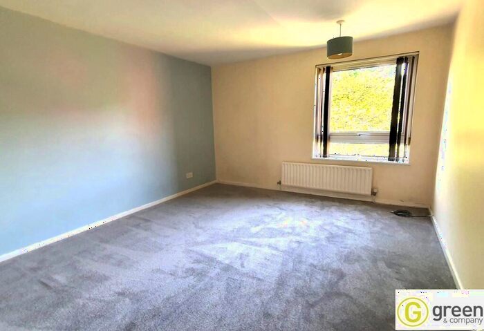 2 Bedroom Flat To Rent In Rowan Court, Sutton Coldfield, B74