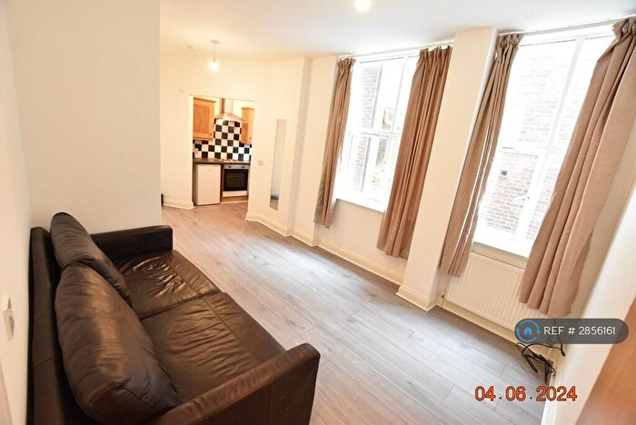 1 Bedroom Flat To Rent In Guildford Street, Luton, LU1