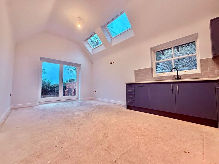 1 Bedroom Flat For Sale In Vicar Street, Dudley, DY3