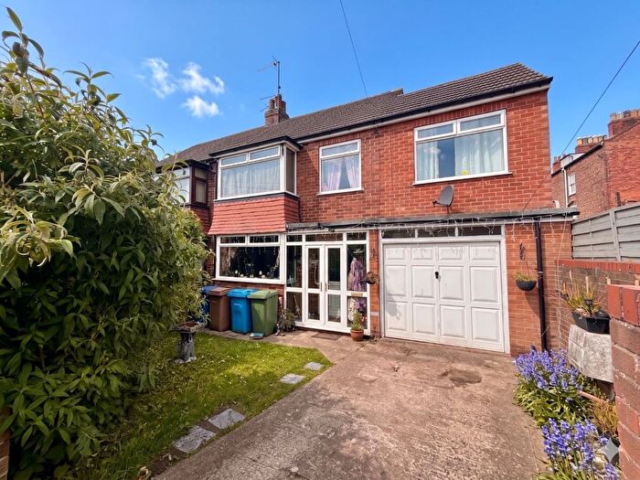 4 Bedroom Semi-Detached House To Rent In Bed Semi-Detached House, St Jude Road, Bridlington, YO16
