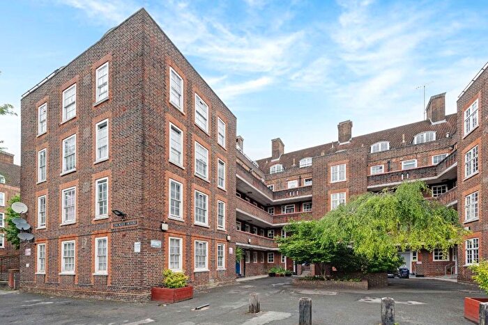 3 Bedroom Flat To Rent In Lyons Place, St Johns Wood, NW8