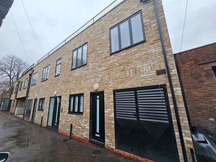 1 Bedroom Flat To Rent In Sprowston Mews, London, E7