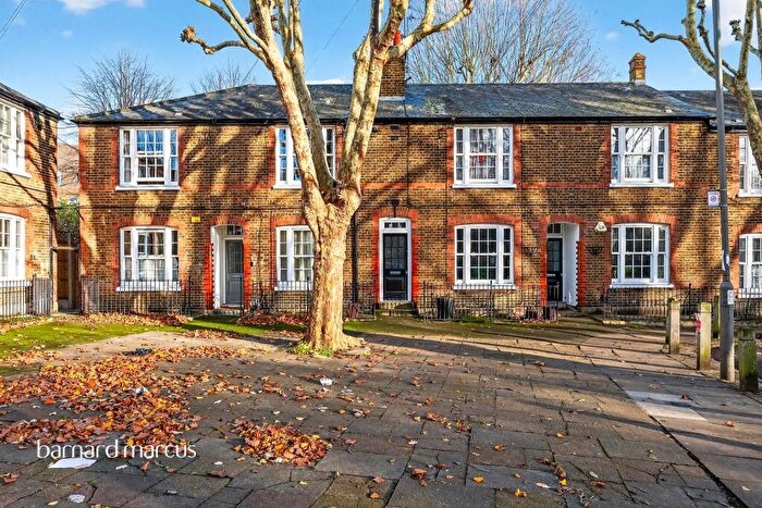 3 Bedroom Apartment For Sale In Reform Street, London, SW11