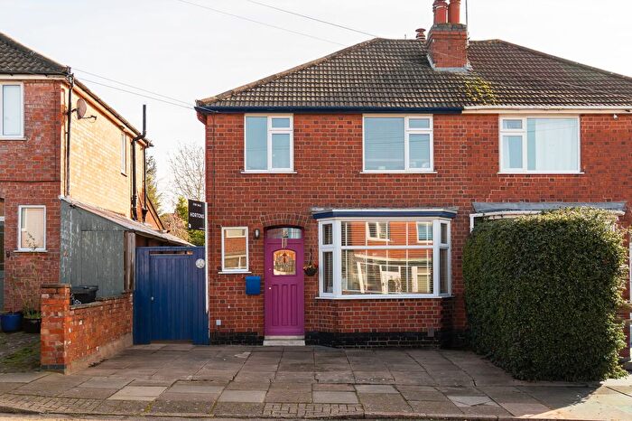 3 Bedroom Semi Detached House For Sale In Landseer Road, Clarendon Park, LE2