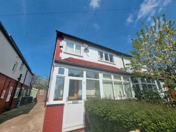 3 Bedroom Terraced House To Rent In Brudenell Road, Hyde Park, Leeds, LS6