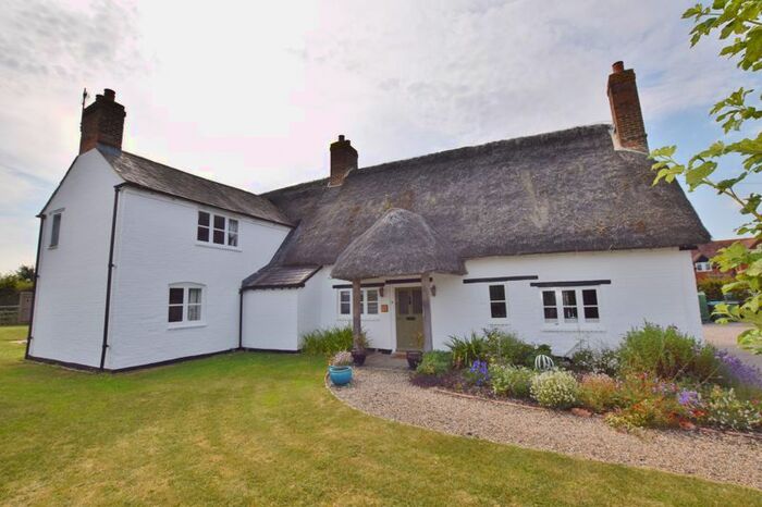 4 Bedroom Farmhouse To Rent In Millars Close, Main Street, Grendon Underwood, Aylesbury, HP18