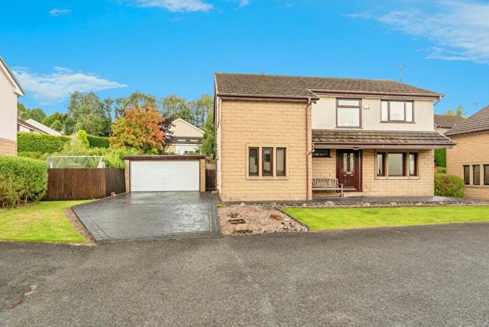 4 Bedroom Detached House For Sale In Round Hill Place, Cliviger, Burnley, Lancashire, BB10