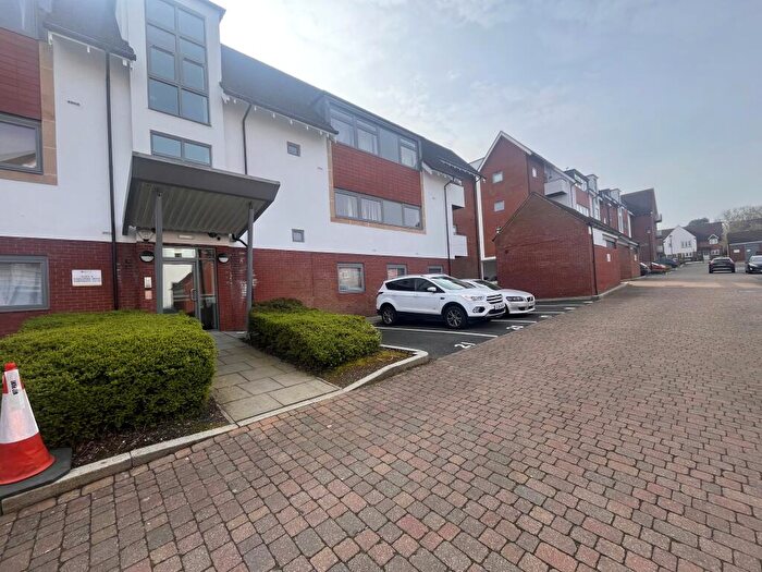 2 Bedroom Apartment To Rent In Middlepark Drive, Northfield, Birmingham, B31