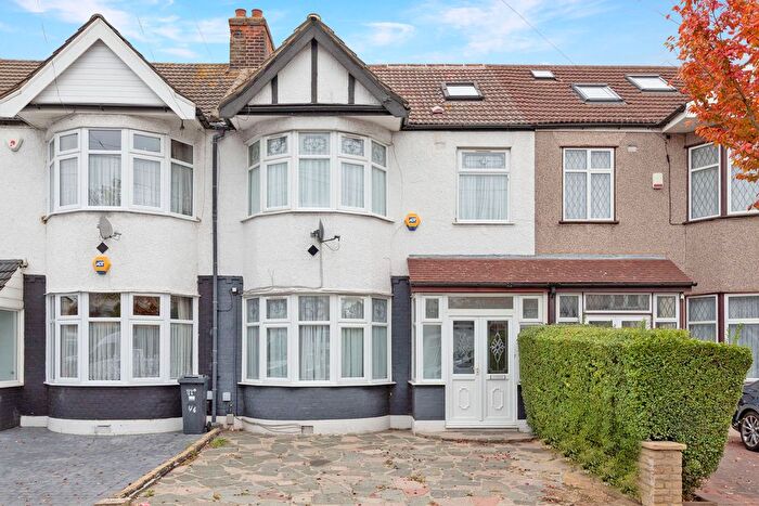 4 Bedroom Terraced House To Rent In Ridgeway Gardens, Ilford, IG4