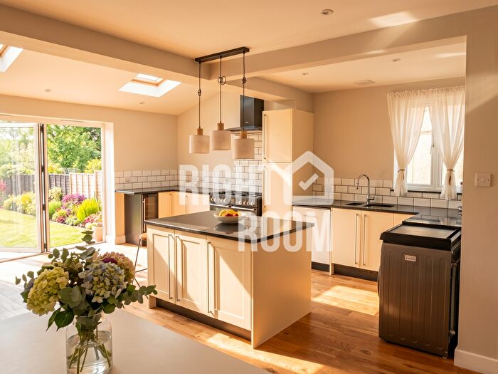 3 Bedroom Semi-Detached House To Rent In Bed House, Kathleen Road, Southampton, SO19