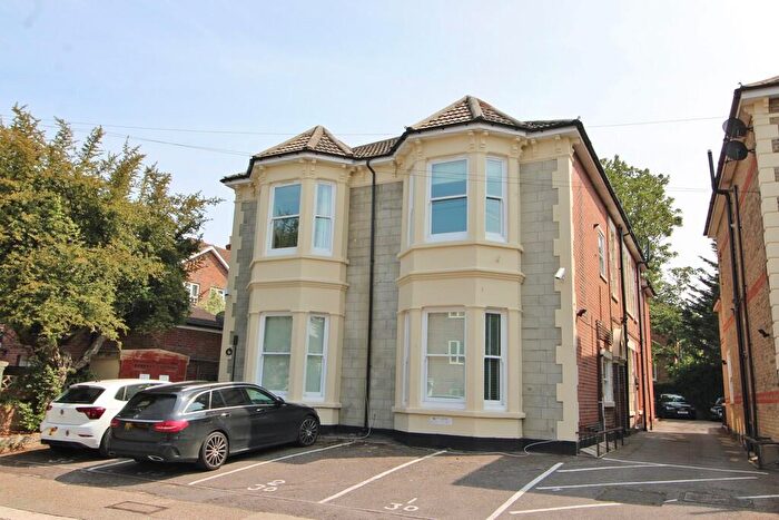 2 Bedroom Flat For Sale In Merton Road, Southsea, PO5
