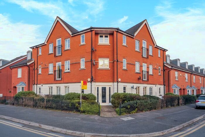 2 Bedroom Apartment To Rent In Newbury, Berkshire, RG14