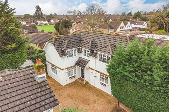 4 Bedroom Detached House For Sale In London End, Beaconsfield, HP9