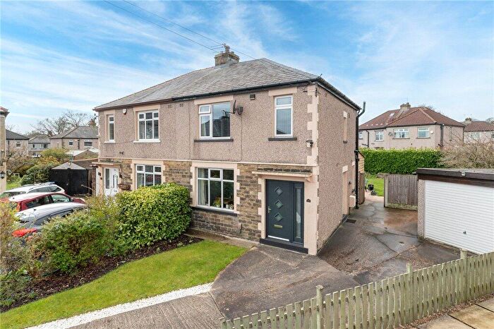 3 Bedroom Semi Detached House For Sale In Pullan Grove, Eccleshill, Bradford, BD2