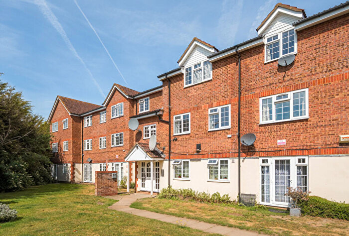 1 Bedroom Apartment For Sale In Wilkins Close, Mitcham, Surrey, CR4