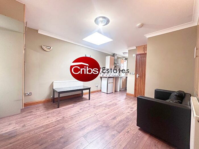 1 Bedroom Flat To Rent In Merton High Street, London, SW19