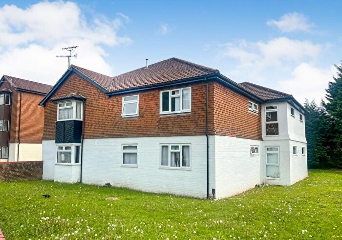 1 Bedroom Flat For Sale In Hollin Court, Crawley, West Sussex, RH10