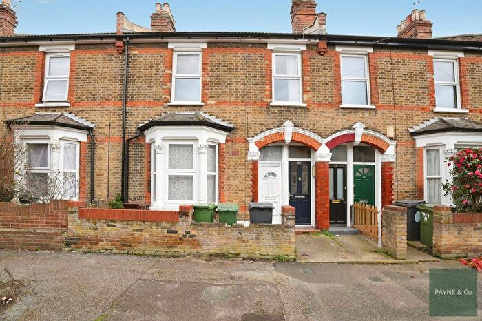 2 Bedroom Maisonette For Sale In Brighton Avenue, London, E17