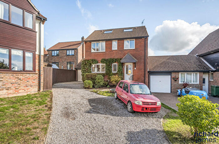5 Bedroom Link Detached House For Sale In High Mead, Royal Wootton Bassett, SN4