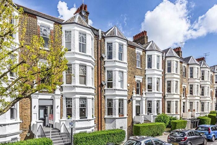 3 Bedroom Apartment To Rent In Eden Mansions, Gondar Gardens, London, NW6