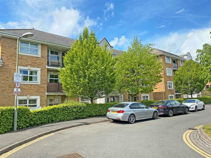 2 Bedroom Flat To Rent In International Way, Sunbury-On-Thames, TW16