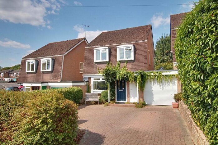 3 Bedroom Link Detached House For Sale In Romsey, SO51