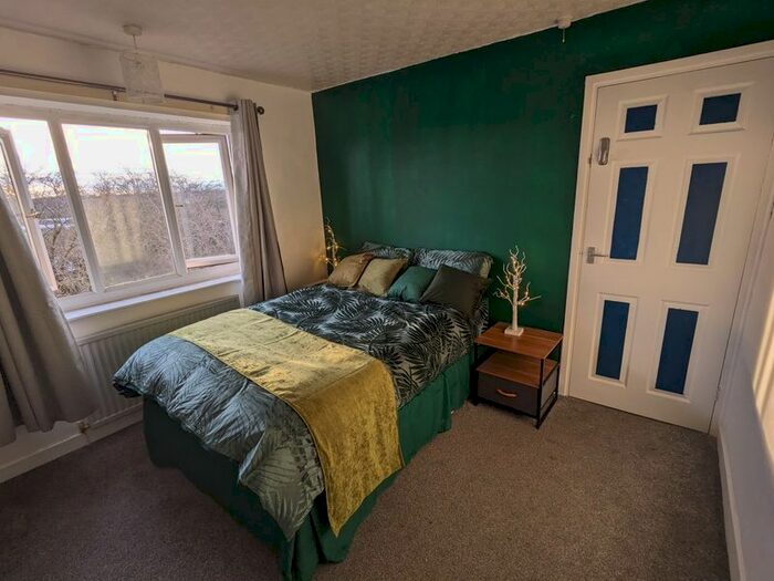 4 Bedroom Semi-Detached House To Rent In Coniston Crescent, Derby, DE21