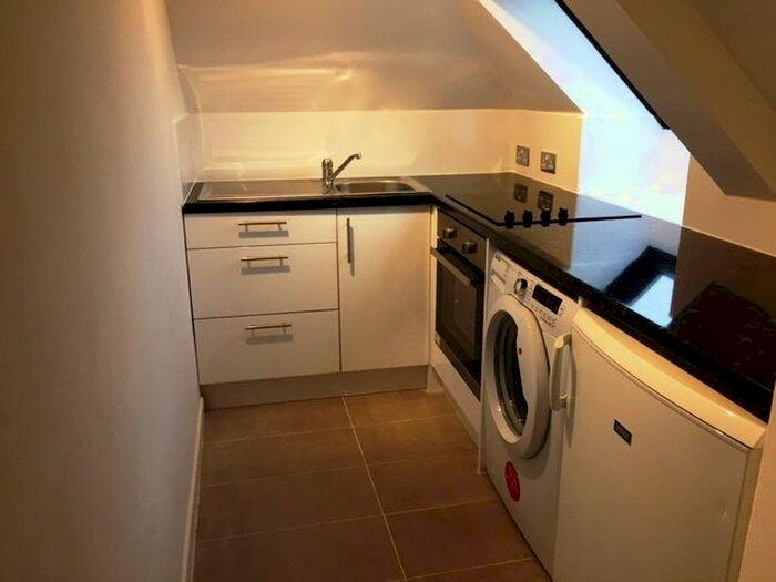 1 Bedroom Flat To Rent In Friern Barnet Lane, London, N20