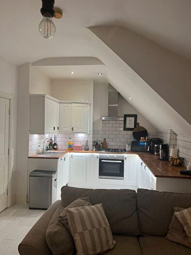 2 Bedroom Flat To Rent In Barlow Moor Road, Manchester, M20