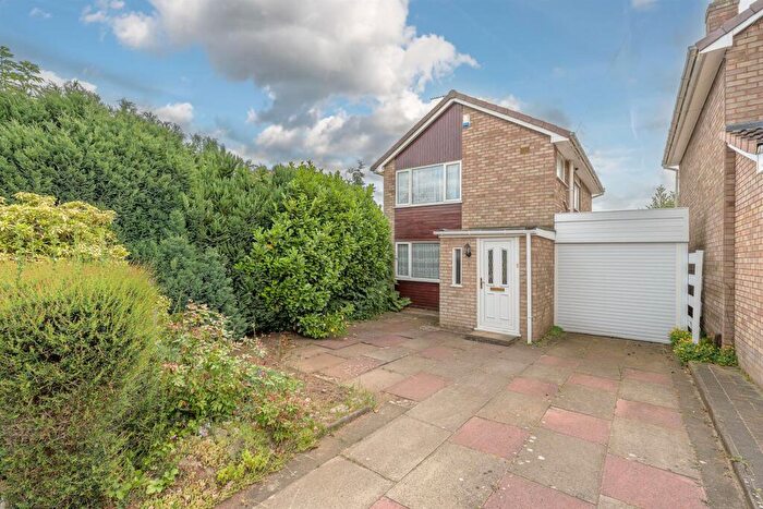 3 Bedroom Link Detached House For Sale In Hamilton Drive, Stourbridge, DY8