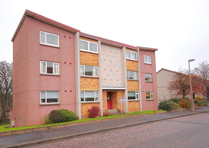 2 Bedroom Flat To Rent In Caiystane Gardens, Fairmilehead, Edinburgh, EH10