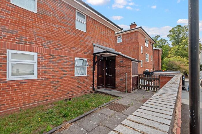 1 Bedroom Flat For Sale In Augusta Place, Leamington Spa, CV32