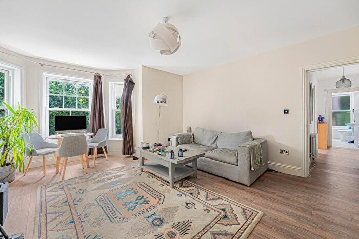 2 Bedroom Apartment To Rent In Court Road, London, SE9