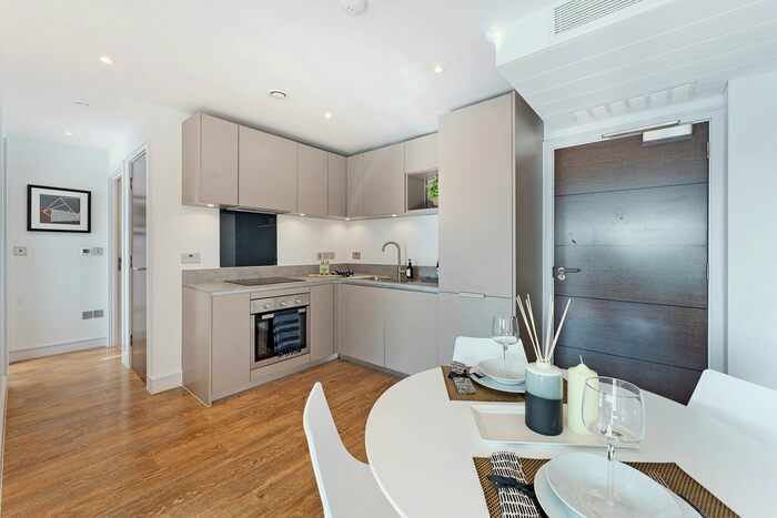 2 Bedroom Flat To Rent In Tolworth Tower, Ewell Road, Surbiton, KT6