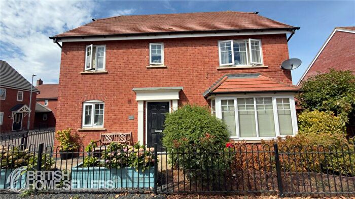 4 Bedroom Detached House For Sale In Maxwell Walk, Northampton, Northamptonshire, NN5