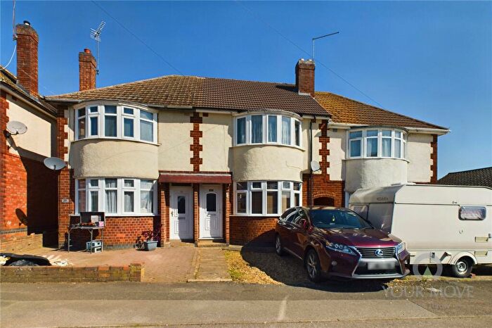 2 Bedroom Terraced House To Rent In East Avenue, Kettering, Northamptonshire, NN15