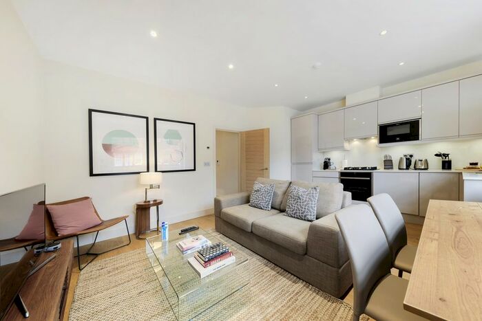 1 Bedroom Flat To Rent In Great Titchfield Street (), London, W1W