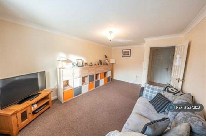 2 Bedroom Flat To Rent In Bridges View, Gateshead, NE8