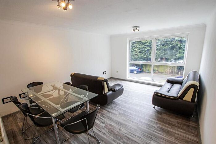 2 Bedroom Apartment To Rent In Seymour Close, Selly Park, Birmingham, West Midlands, B29